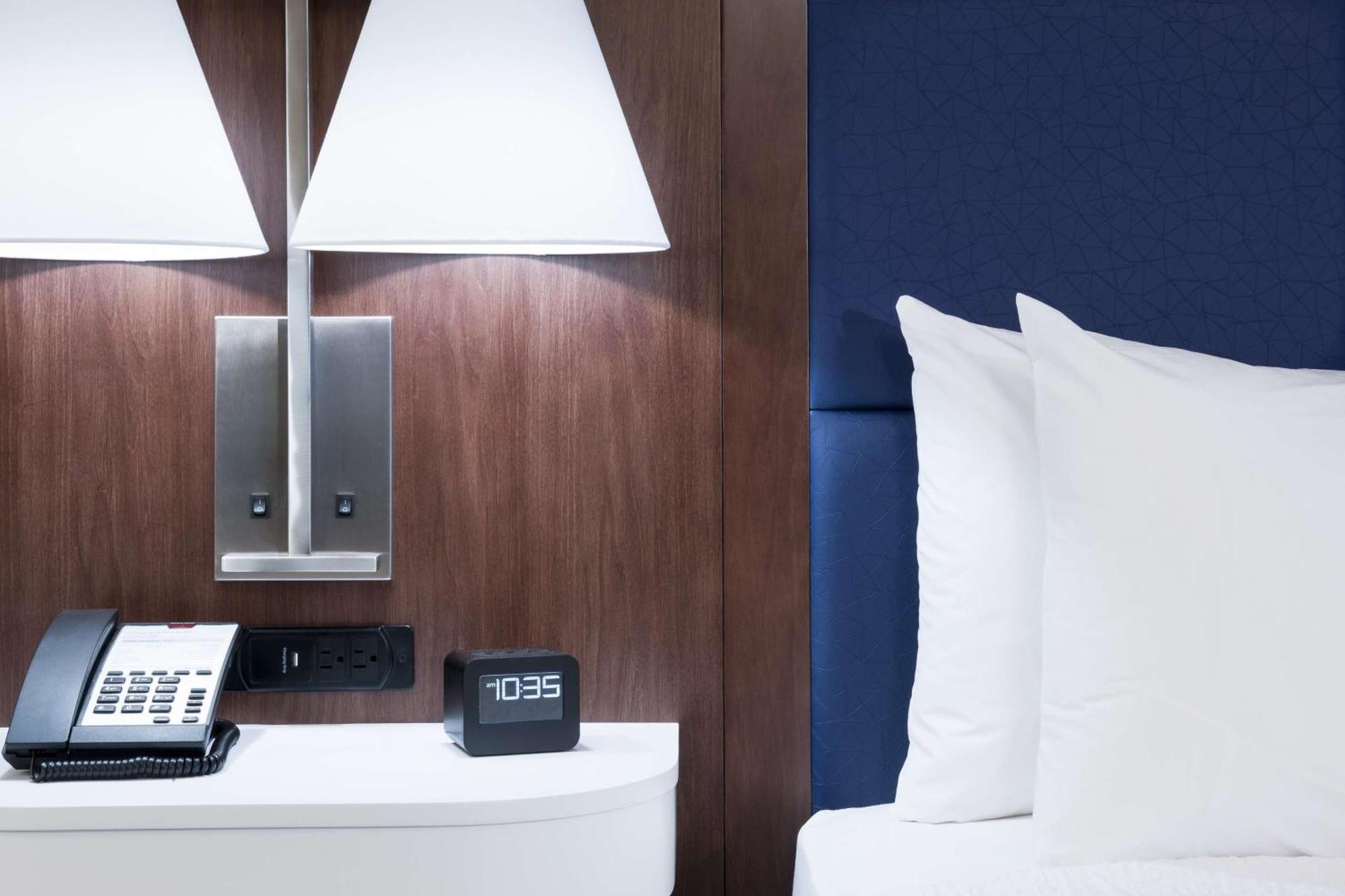 Hampton Inn & Suites Phoenix Downtown Екстериор снимка