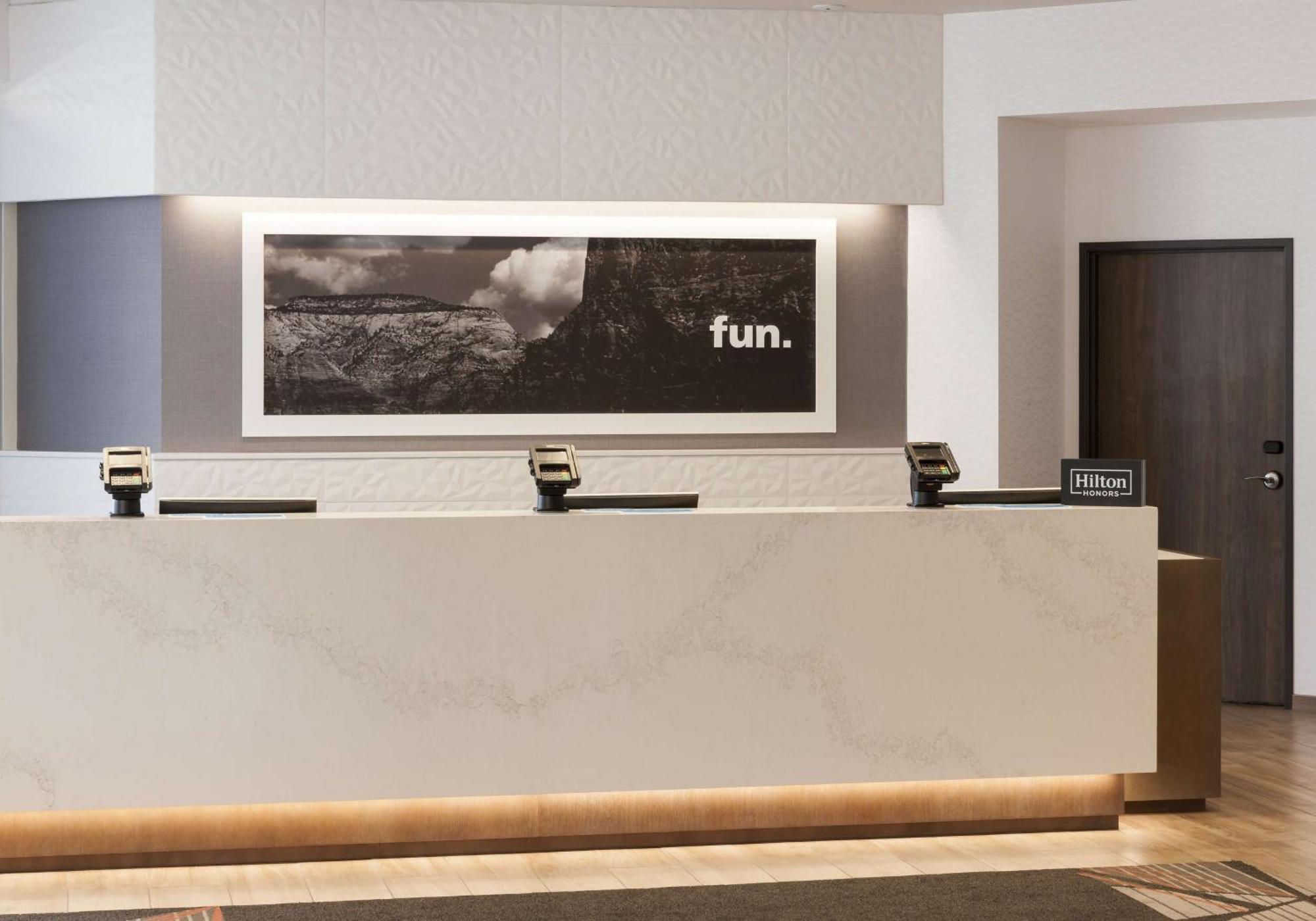 Hampton Inn & Suites Phoenix Downtown Екстериор снимка