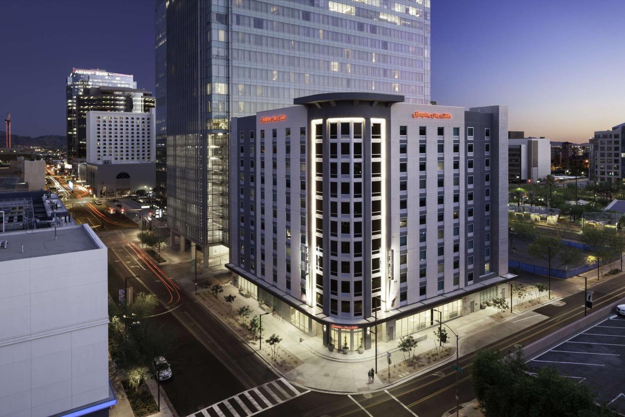 Hampton Inn & Suites Phoenix Downtown Екстериор снимка
